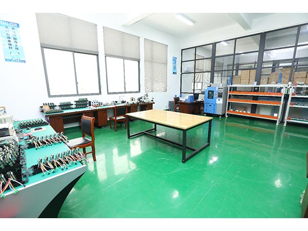 About Hade Instrument